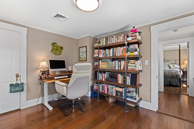 25 Bay View Ave, Plymouth, MA 02360