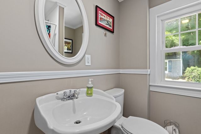 25 Bay View Ave, Plymouth, MA 02360