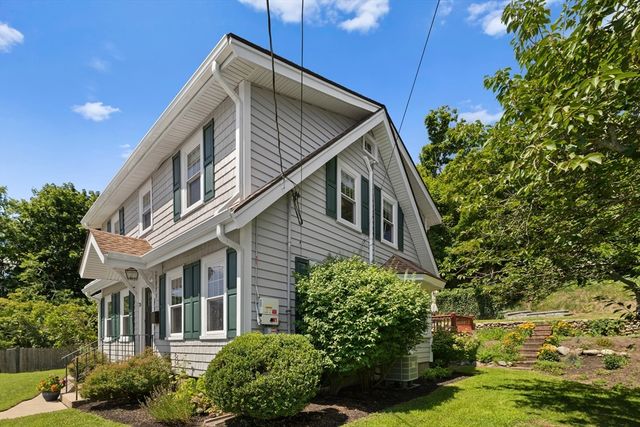 25 Bay View Ave, Plymouth, MA 02360