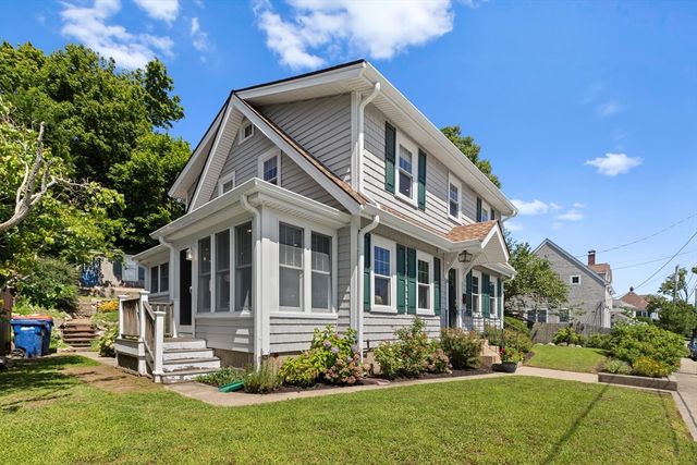 25 Bay View Ave, Plymouth, MA 02360