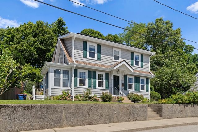 25 Bay View Ave, Plymouth, MA 02360