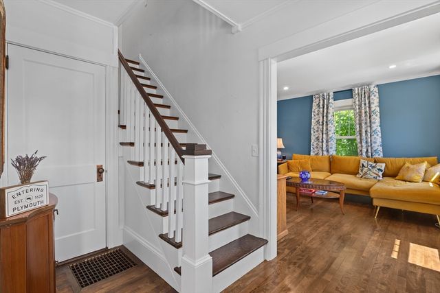 25 Bay View Ave, Plymouth, MA 02360
