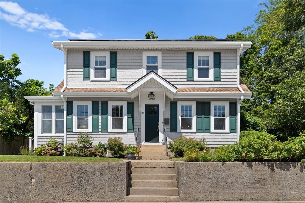 25 Bay View Ave, Plymouth, MA 02360