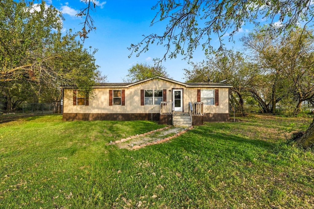 1250 Nutmeg Lane, Ponder, TX 76259 — exterior