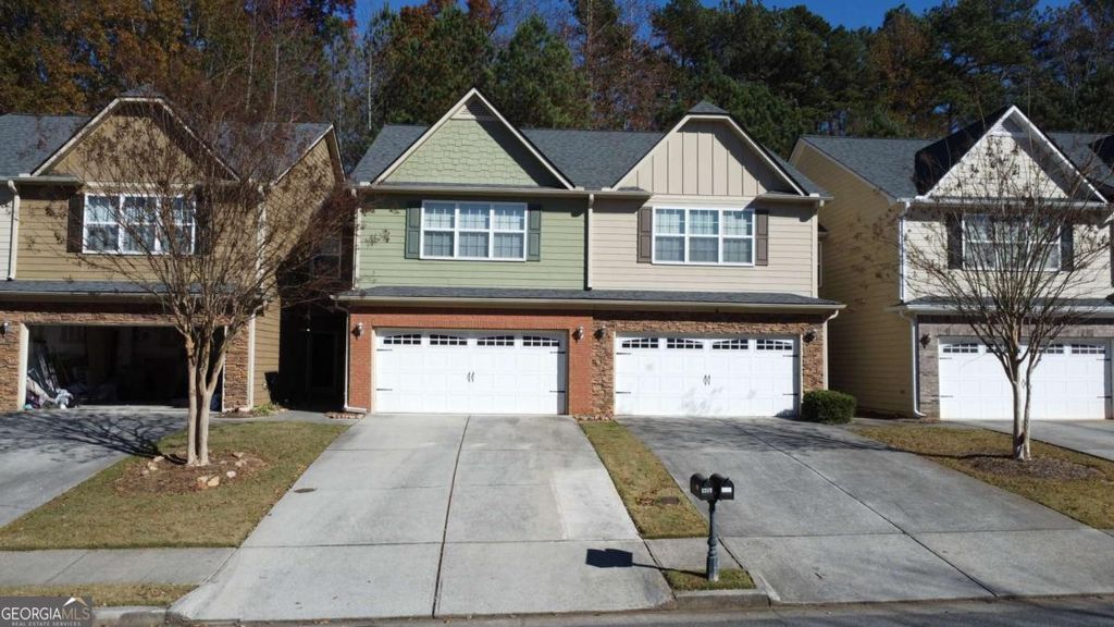 4494 Black Hills Drive NW 13, Acworth, GA 30101