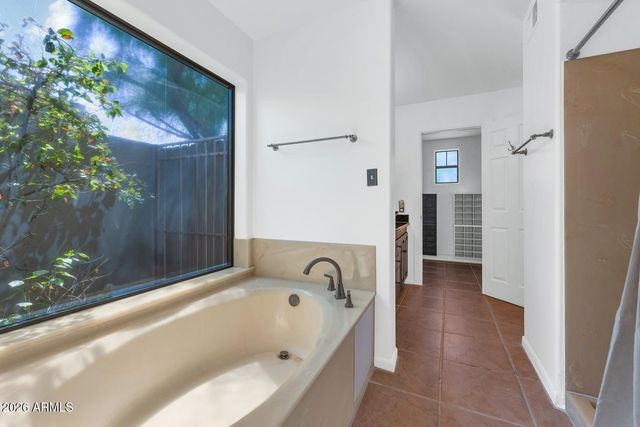 2733 E HOPE Street, Mesa, AZ 85213