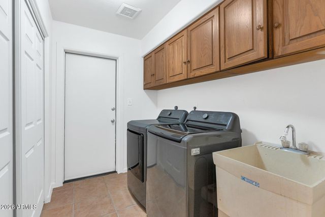 2733 E HOPE Street, Mesa, AZ 85213