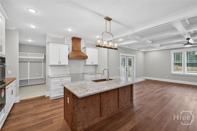 5432 La Roche Avenue, Savannah, GA 31406