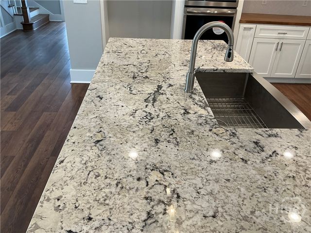 5432 La Roche Avenue, Savannah, GA 31406