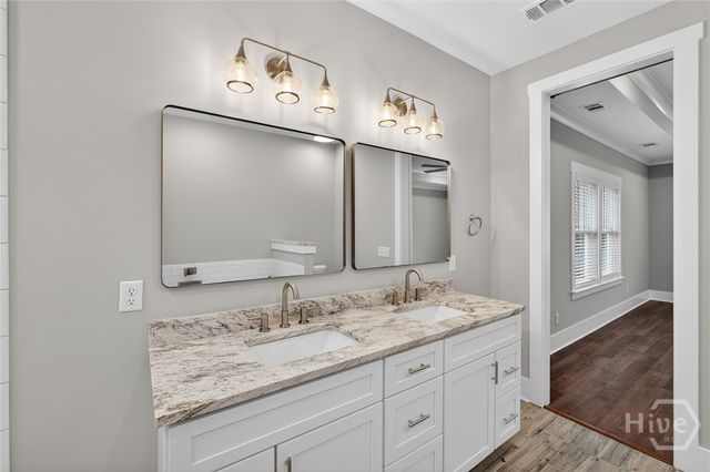 5432 La Roche Avenue, Savannah, GA 31406