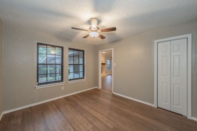 917 Bucknell Drive, Arlington, TX 76012