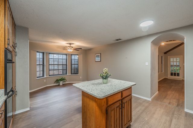 917 Bucknell Drive, Arlington, TX 76012