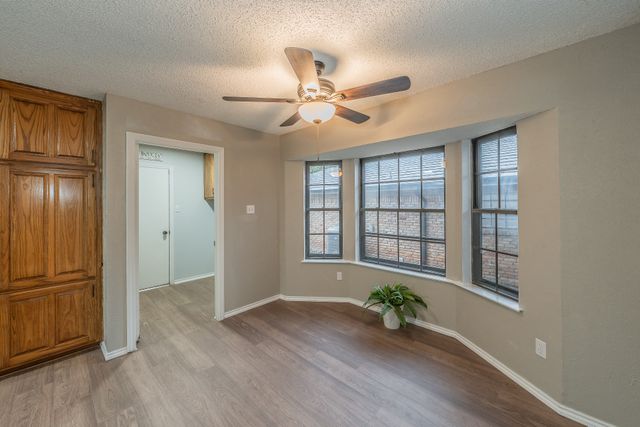 917 Bucknell Drive, Arlington, TX 76012