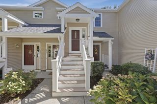129 Tyson Commons Lane 129, Braintree, MA 02184