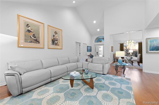 18325 Glastonbury Drive, Livonia, MI 48152