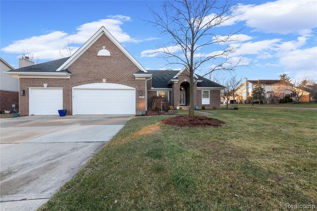 18325 Glastonbury Drive, Livonia, MI 48152