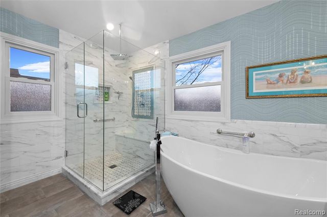 18325 Glastonbury Drive, Livonia, MI 48152