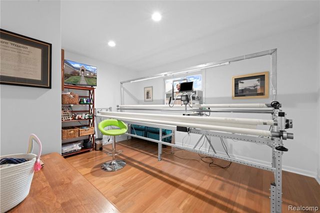 18325 Glastonbury Drive, Livonia, MI 48152