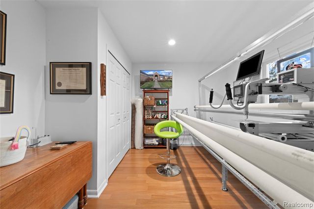 18325 Glastonbury Drive, Livonia, MI 48152