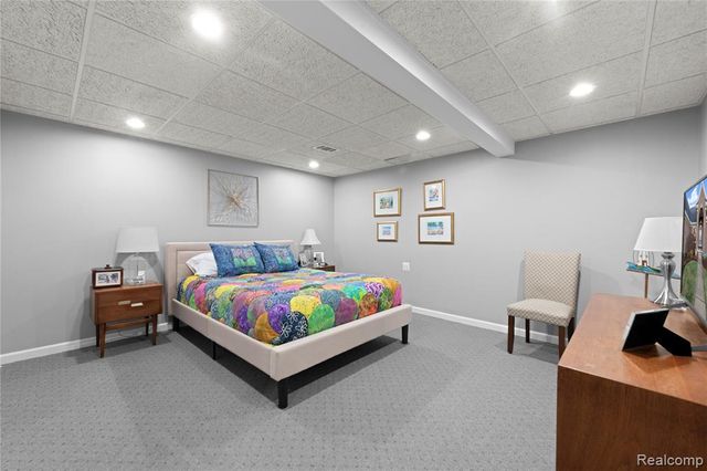 18325 Glastonbury Drive, Livonia, MI 48152