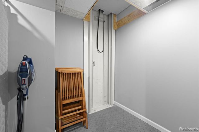 18325 Glastonbury Drive, Livonia, MI 48152