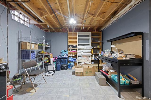 18325 Glastonbury Drive, Livonia, MI 48152