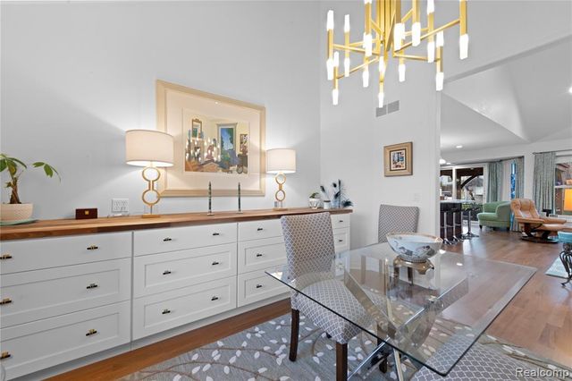 18325 Glastonbury Drive, Livonia, MI 48152