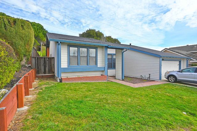 17764 Columbia Dr, Castro Valley, CA 94552