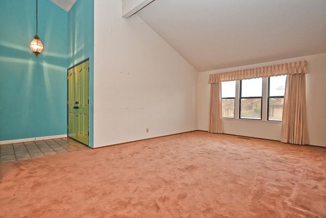 17764 Columbia Dr, Castro Valley, CA 94552