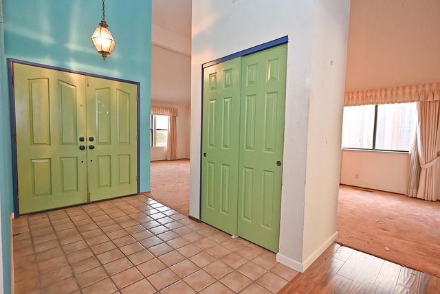 17764 Columbia Dr, Castro Valley, CA 94552