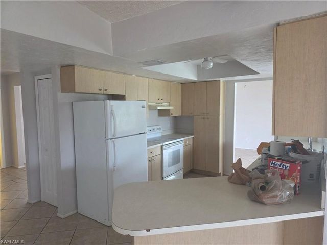 1542 Canal ST, Lehigh Acres, FL 33936