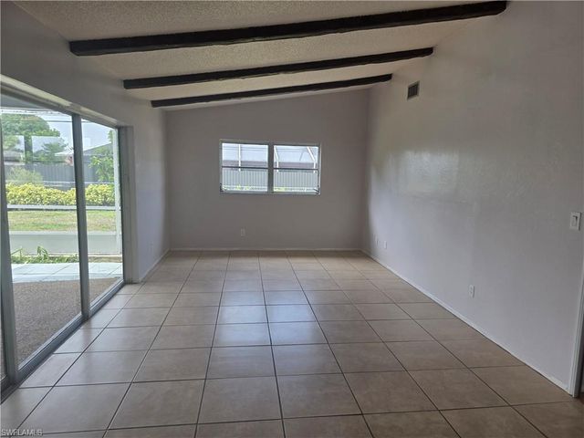 1542 Canal ST, Lehigh Acres, FL 33936