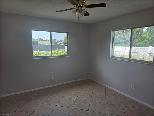 1542 Canal ST, Lehigh Acres, FL 33936
