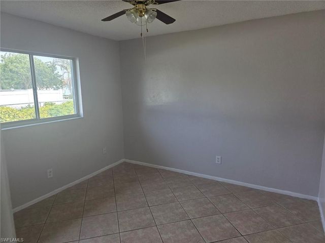 1542 Canal ST, Lehigh Acres, FL 33936