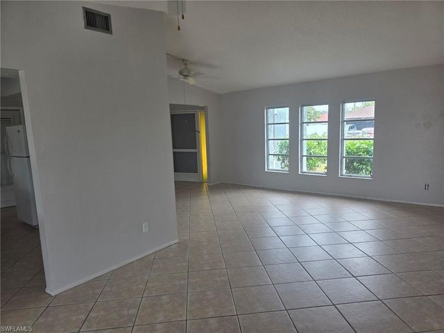 1542 Canal ST, Lehigh Acres, FL 33936
