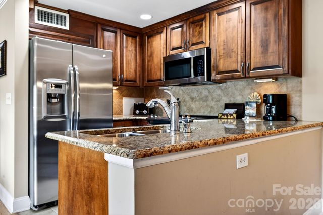 404 Bowling Park Road, Asheville, NC 28803
