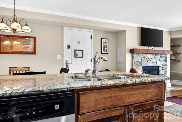 404 Bowling Park Road, Asheville, NC 28803