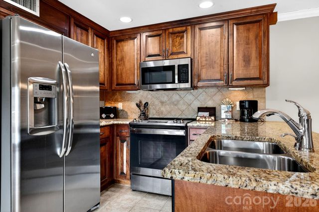 404 Bowling Park Road, Asheville, NC 28803