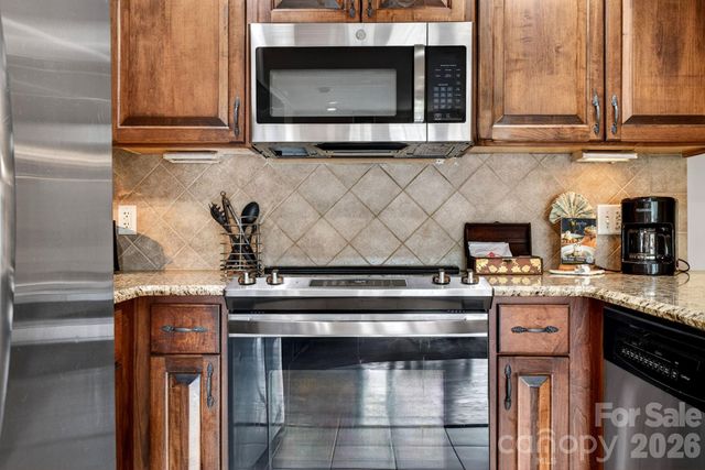 404 Bowling Park Road, Asheville, NC 28803