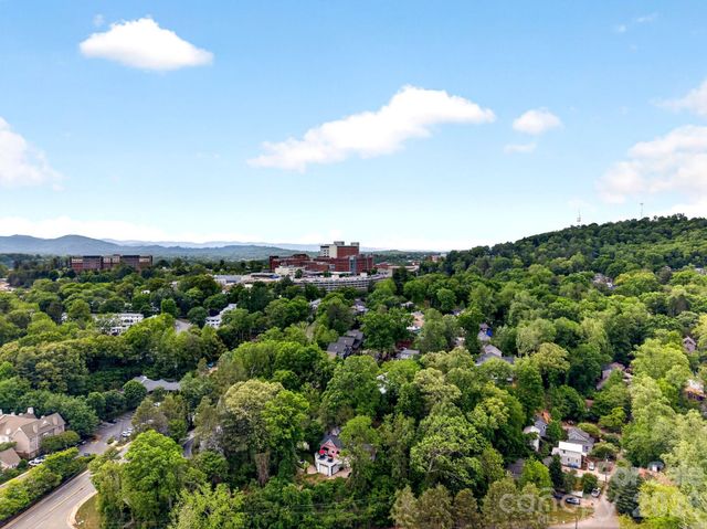404 Bowling Park Road, Asheville, NC 28803