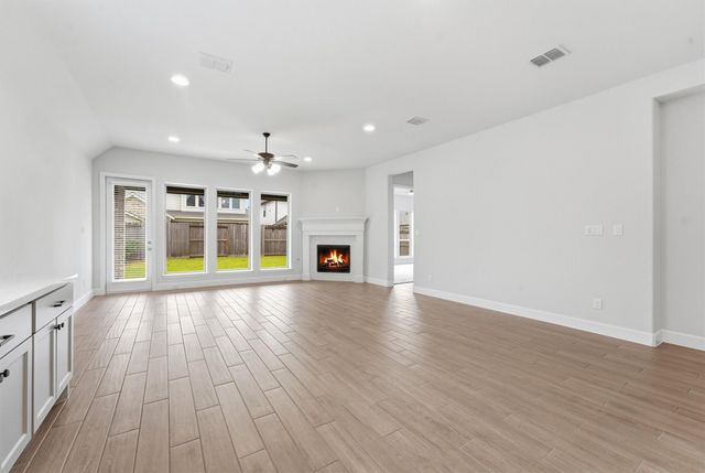 12318 Palmetto Drive, Mont Belvieu, TX 77523
