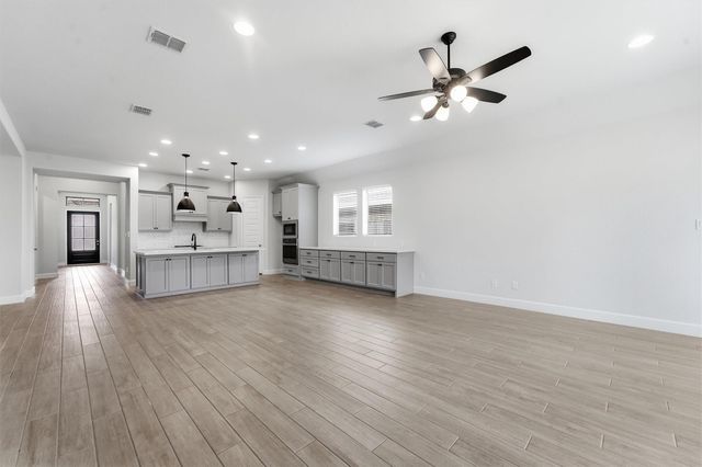 12318 Palmetto Drive, Mont Belvieu, TX 77523