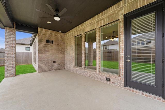 12318 Palmetto Drive, Mont Belvieu, TX 77523