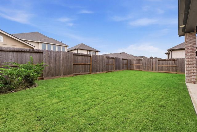 12318 Palmetto Drive, Mont Belvieu, TX 77523