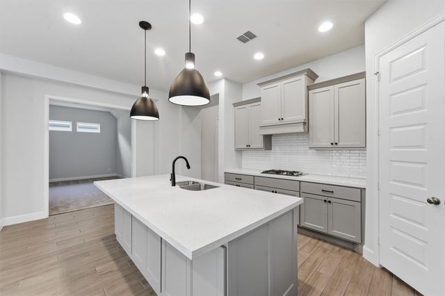 12318 Palmetto Drive, Mont Belvieu, TX 77523