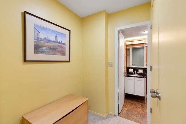 2 Hawthorne Pl 16P, Boston, MA 02114
