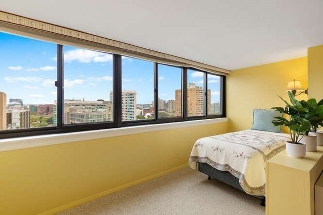 2 Hawthorne Pl 16P, Boston, MA 02114