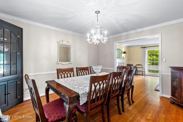 4911 Crofton Rd, Louisville, KY 40207