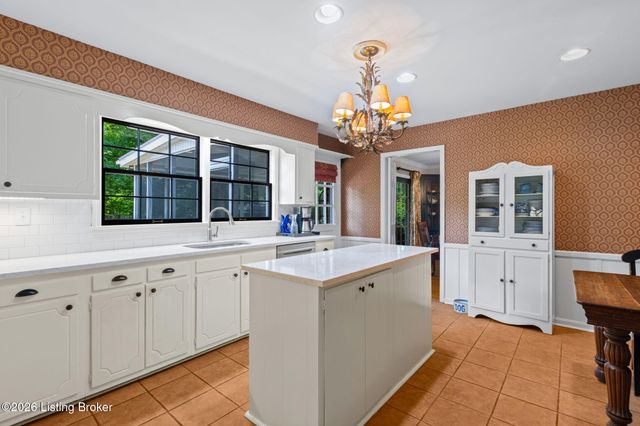4911 Crofton Rd, Louisville, KY 40207