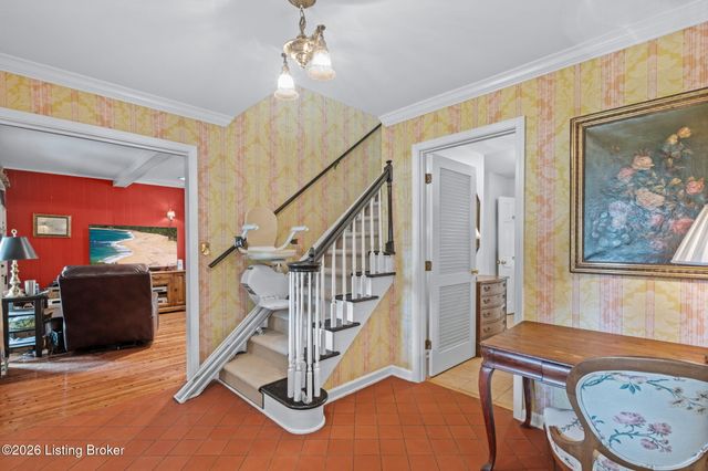 4911 Crofton Rd, Louisville, KY 40207